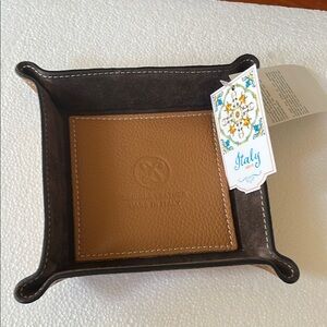 NWT BrownGenuine leather  Tray hand made in Italy 5.5x5.5